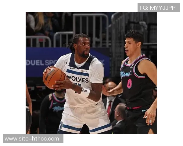 爱德华兹达成一万分里程碑加入森林狼传奇行列与加内特唐斯并肩前行